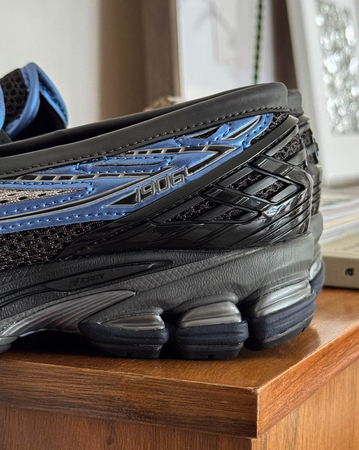 New Balance U1906LAR