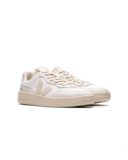 Veja V-90 WHITE PIERRE
