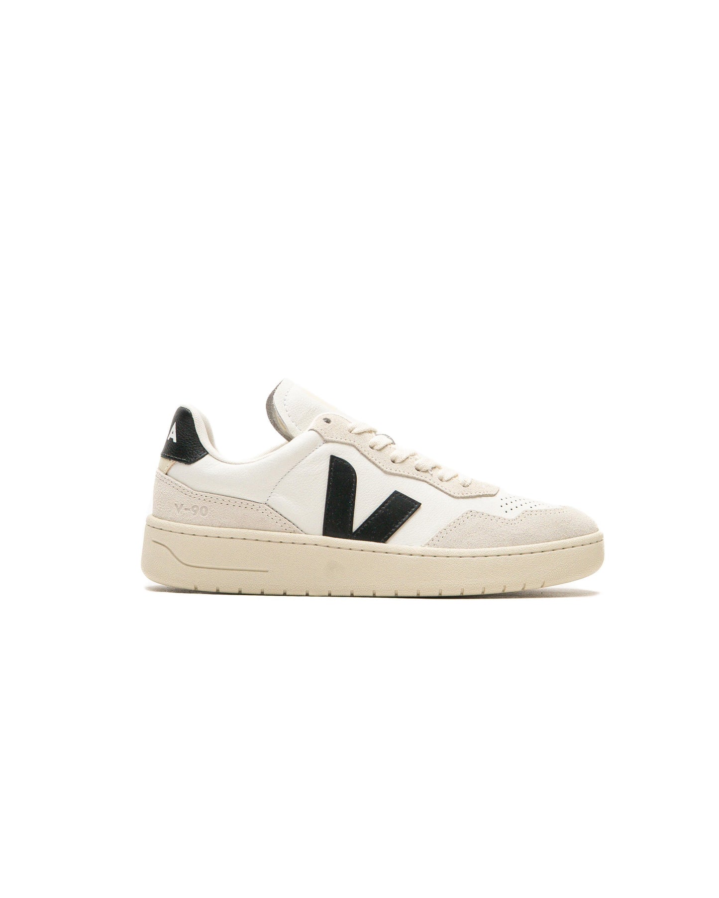 Veja V-90 WHITE BLACK